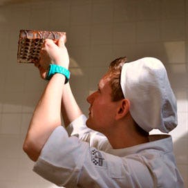 Grote concentratie tijdens het creëren. Foto's Jasper van Bladel
