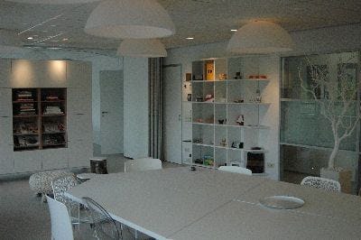 In het Fruit & Brood LAB kunnen klanten zich in een bibliotheek en met behulp van moderne media op de hoogte stellen van alles wat met brood en fruit te maken heeft.