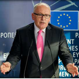 Frans Timmermans wil de overregulering, die tot ergernissen leidt, aanpakken. Foto ANP