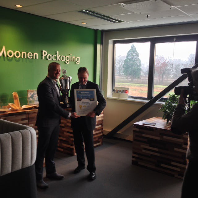 Moonen is vorig jaar al uitgeroepen tot Aantrekkelijkste Werkgever van Midden-Limburg en pakt met trots de provinciale titel. Foto: Moonen Packaging