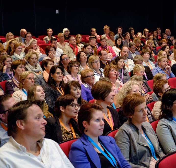Volle bak in Capelle aan de IJssel, tijdens het eerste Avondje Uit/zinnig van Zeelandia