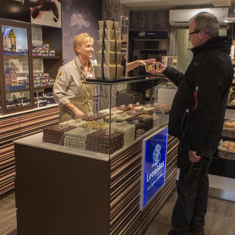 'Klanten die hier voor het eerst binnenkwamen, zeiden meteen: 'Lekker, je hebt ook bonbons van Leonidas'.' Foto: Godfried de Vocht De Echte Bakker/Leonidas