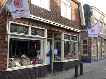 Het voormalige pand van Bakkerij Slager aan de Langestraat in Genemuiden. Foto: Bakkerij Slager