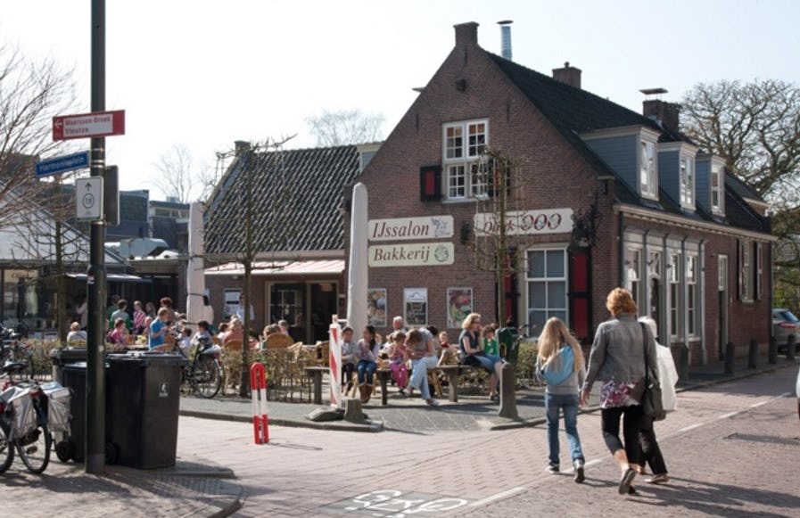 Bakkerij en ijssalon Olink in Maarsen. Foto: Bakkerij Olink