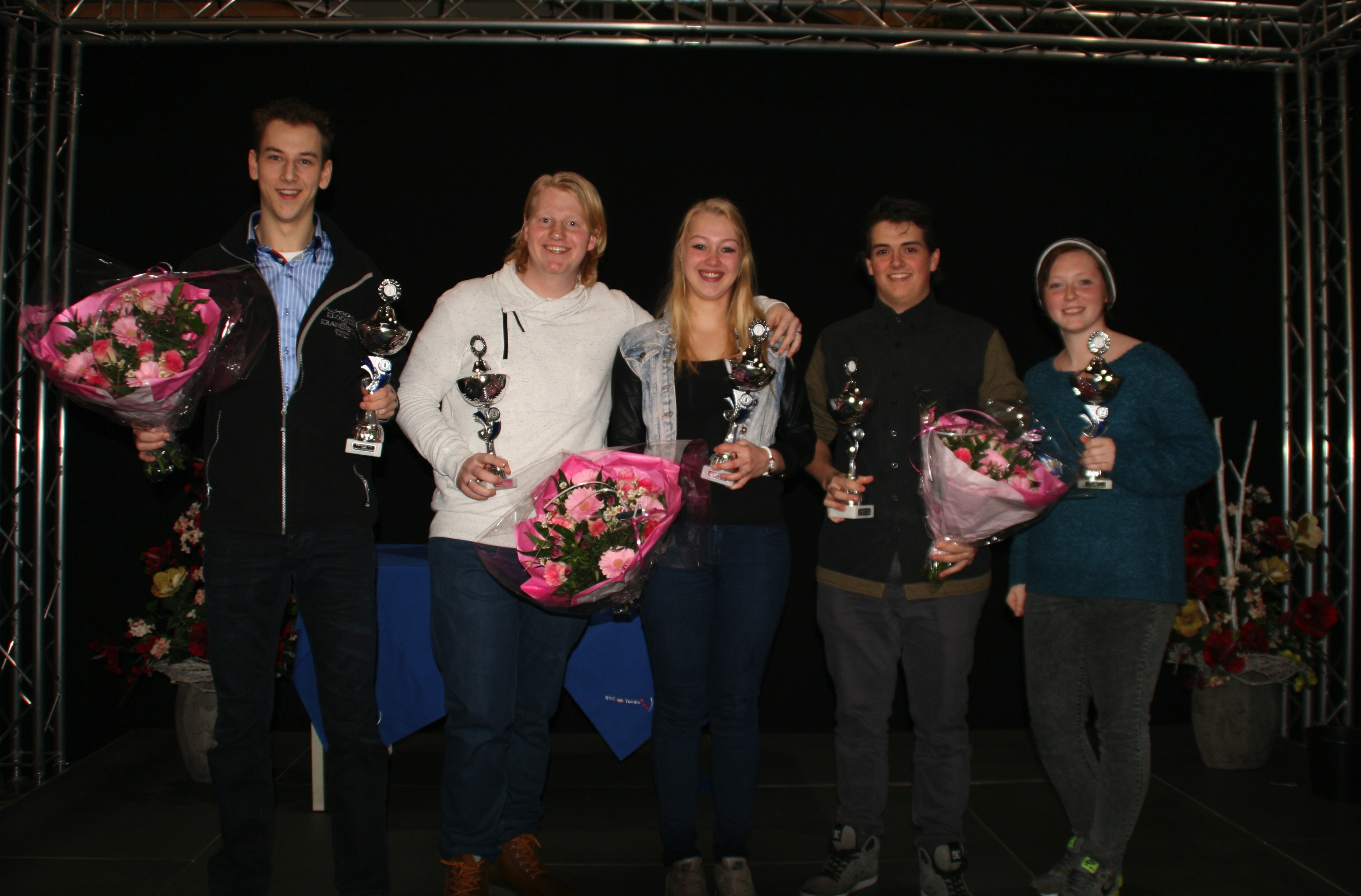 Van links naar rechts: Jeroen Timmers, Nick Wiendels, Daphne Pierik, Joppe Buiting,  en Pien Bussink. Foto: Graafschap College
