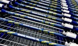 DELFT - Winkelwagens bij groothandel Makro in Delft. ANP PHOTO XTRA KOEN SUYK