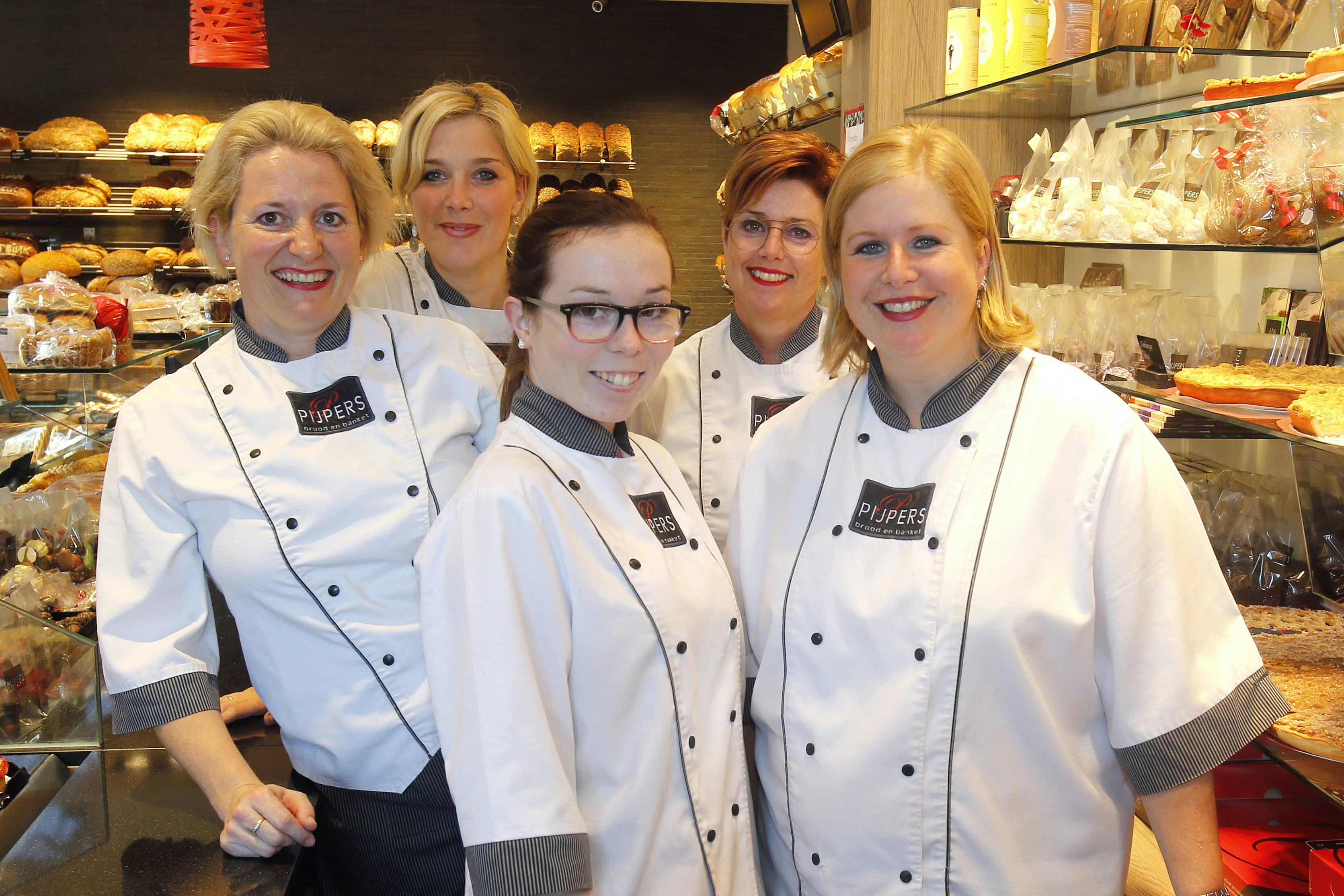 Ireen Pijpers met haar team winkeldames. Foto: Bert Jansen