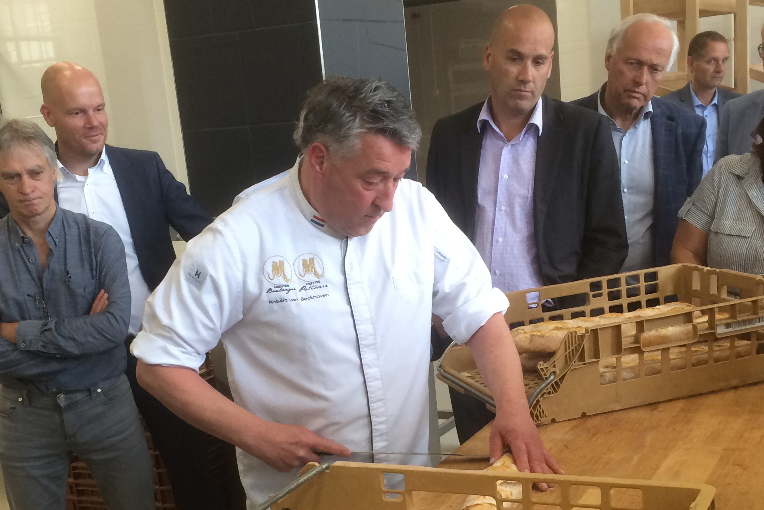 Leden van het Genootschap voor de bakkerij brachten onlangs een bezoek aan Bij Robèrt in Oisterwijk.