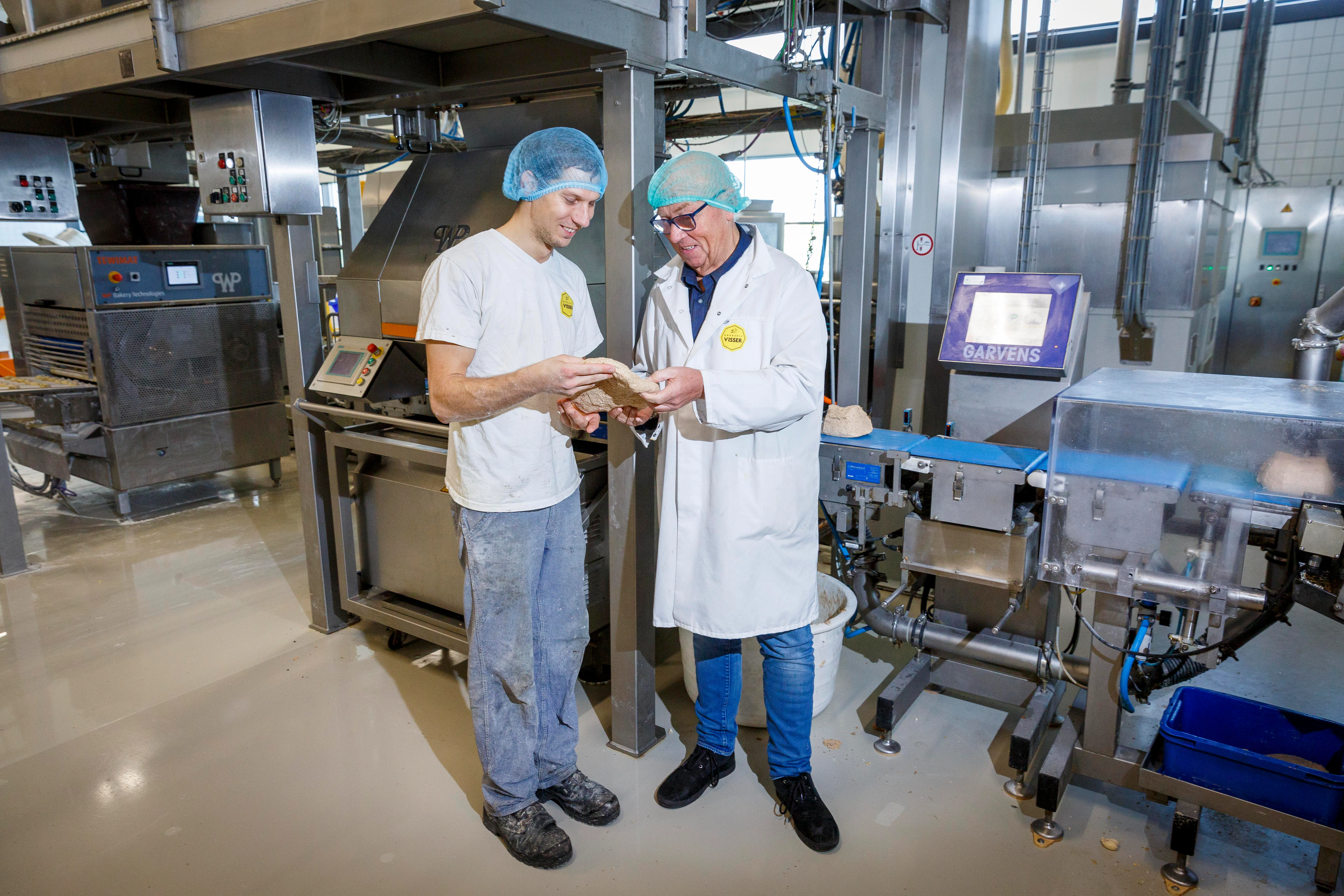 Ruud van Klaveren van bakkerij Visser maakt voor het invullen van de flex-ploeg graag gebruik van uitzendkrachten. Foto: Roel Dijkstra Fotografie