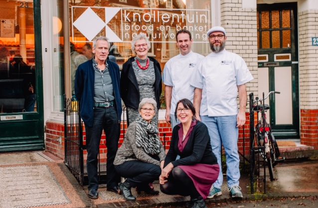 De komende en gaande vennoten van de Knollentuin in Nijmegen.

Foto: Knollentuin