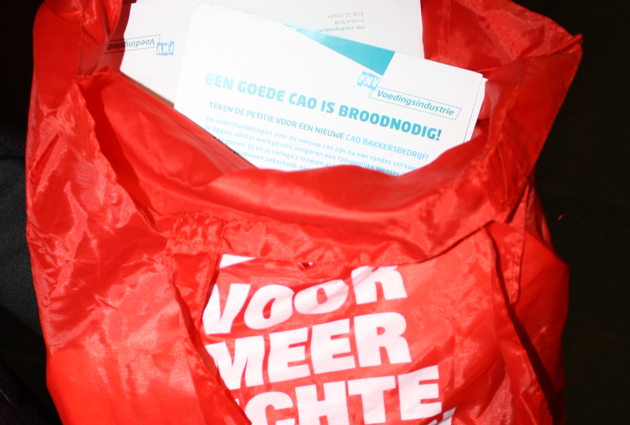 De tas met petities.
Foto: AMR