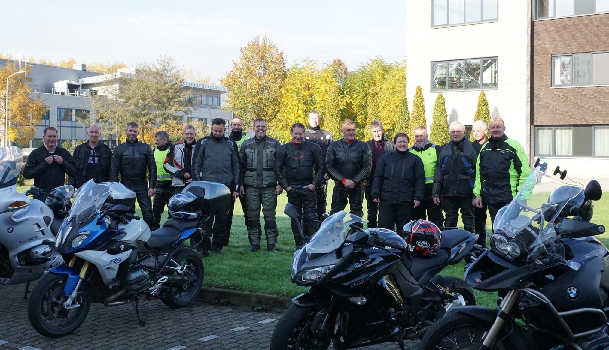 De toerende bakkers verenigingen het aangename met het nuttige door ook collega's te bezoeken op hun tochten.

Foto: MCdebakker
