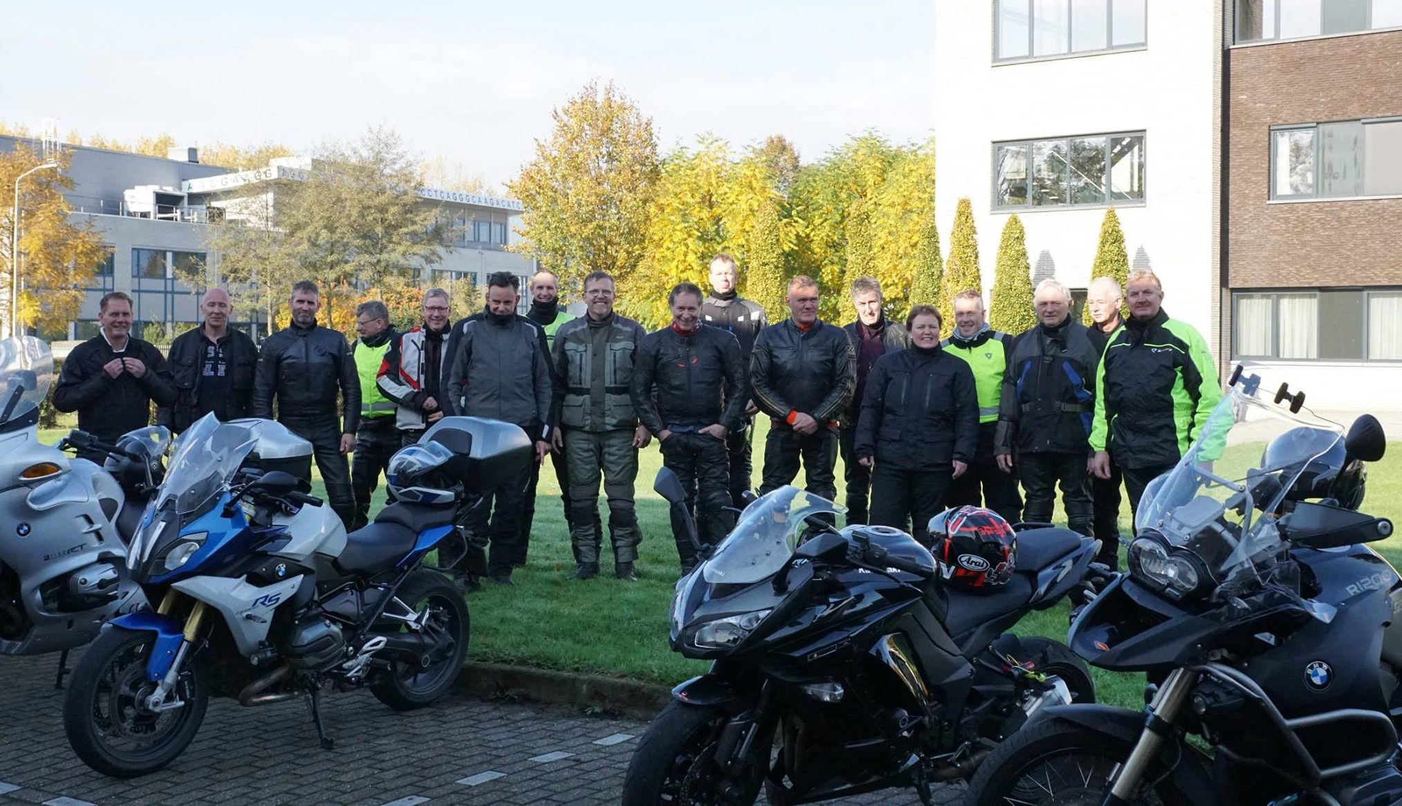 De toerende bakkers verenigingen het aangename met het nuttige door ook collega's te bezoeken op hun tochten.
Foto: MCdebakker