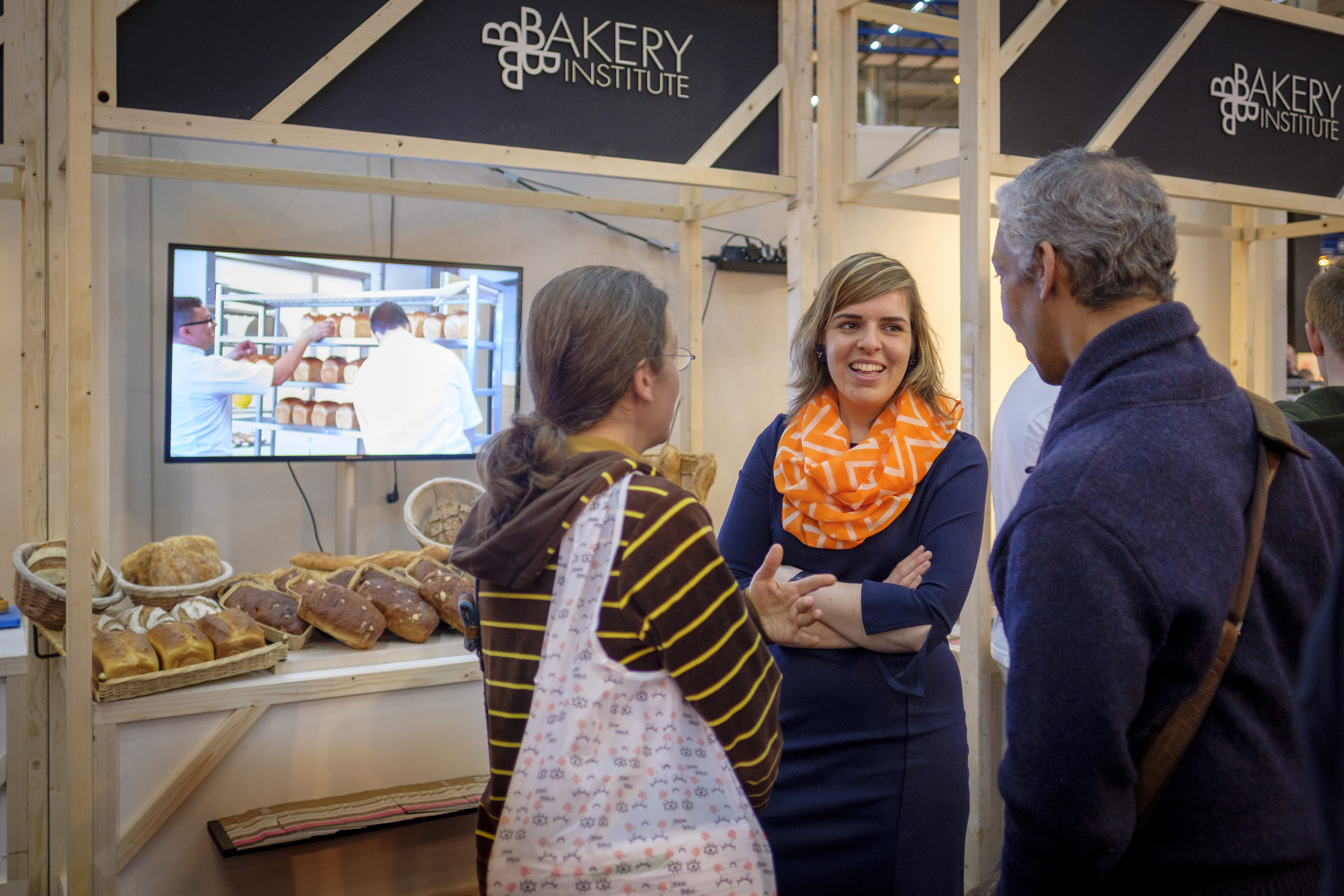 Directeur Tamara Hoogerwaard staat geïnteresseerden voor een opleiding aan het Bakery Institute te woord.

(C) Roel Dijkstra / Joep van der Pal
