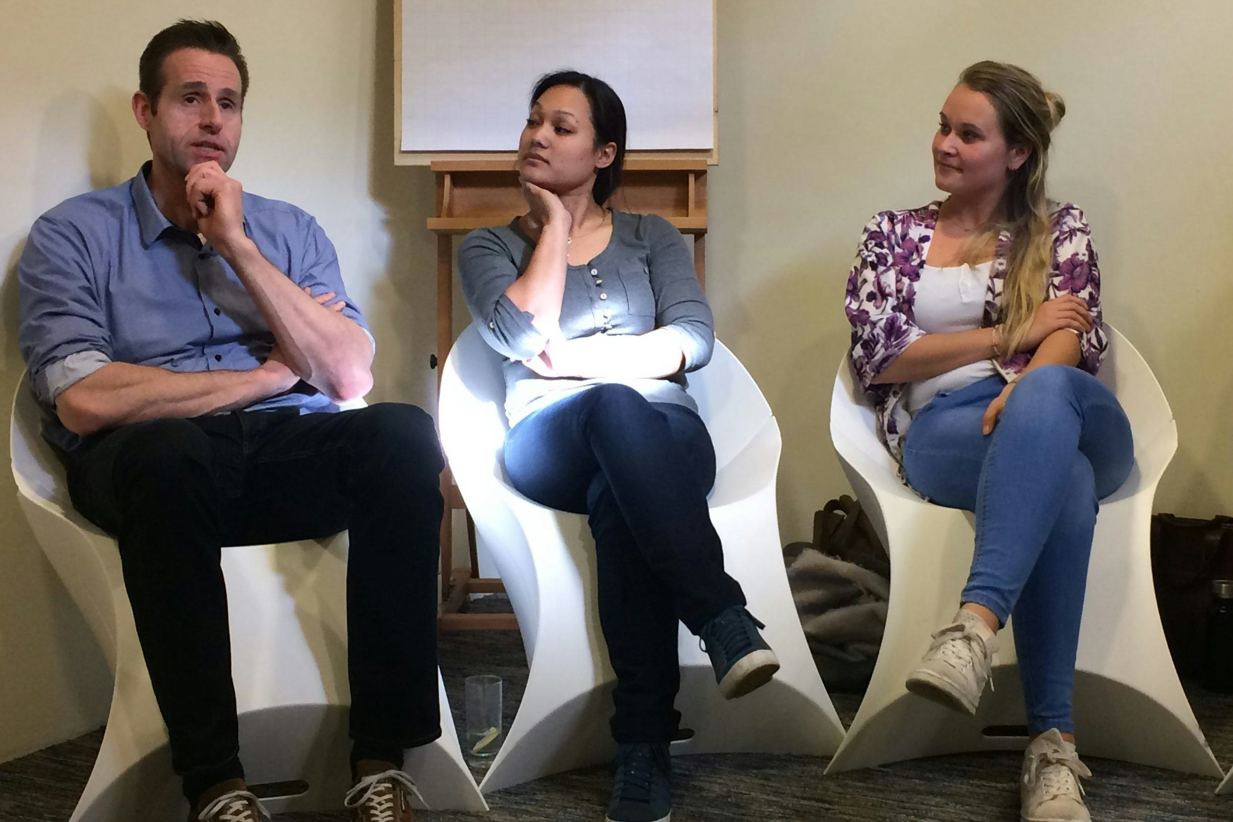 Geert, Joan en Iris leggen uit waarom ze een bakkerij willen beginnen.