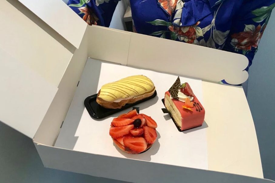 De vellen hebben een tweezijdige antisliplaag, waardoor gebak nog vel schuiven in de doos.

Foto: Beko Verpakkingen