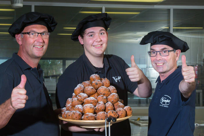 Maurice, Gerard en bakker Marc Janissen.