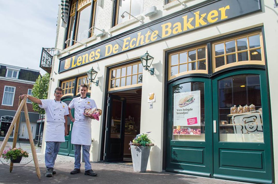 <h1>Piet en Douwe Jan Lenes, vader en zoon, zetten vol in op de oliebol</h1>