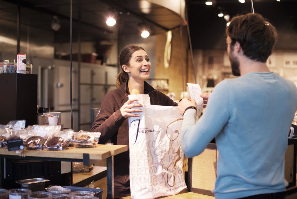 Rond de feestdagen richten sommige bakkers een aparte balie in voor het afhalen van bestellingen. Foto: Marti Orbak