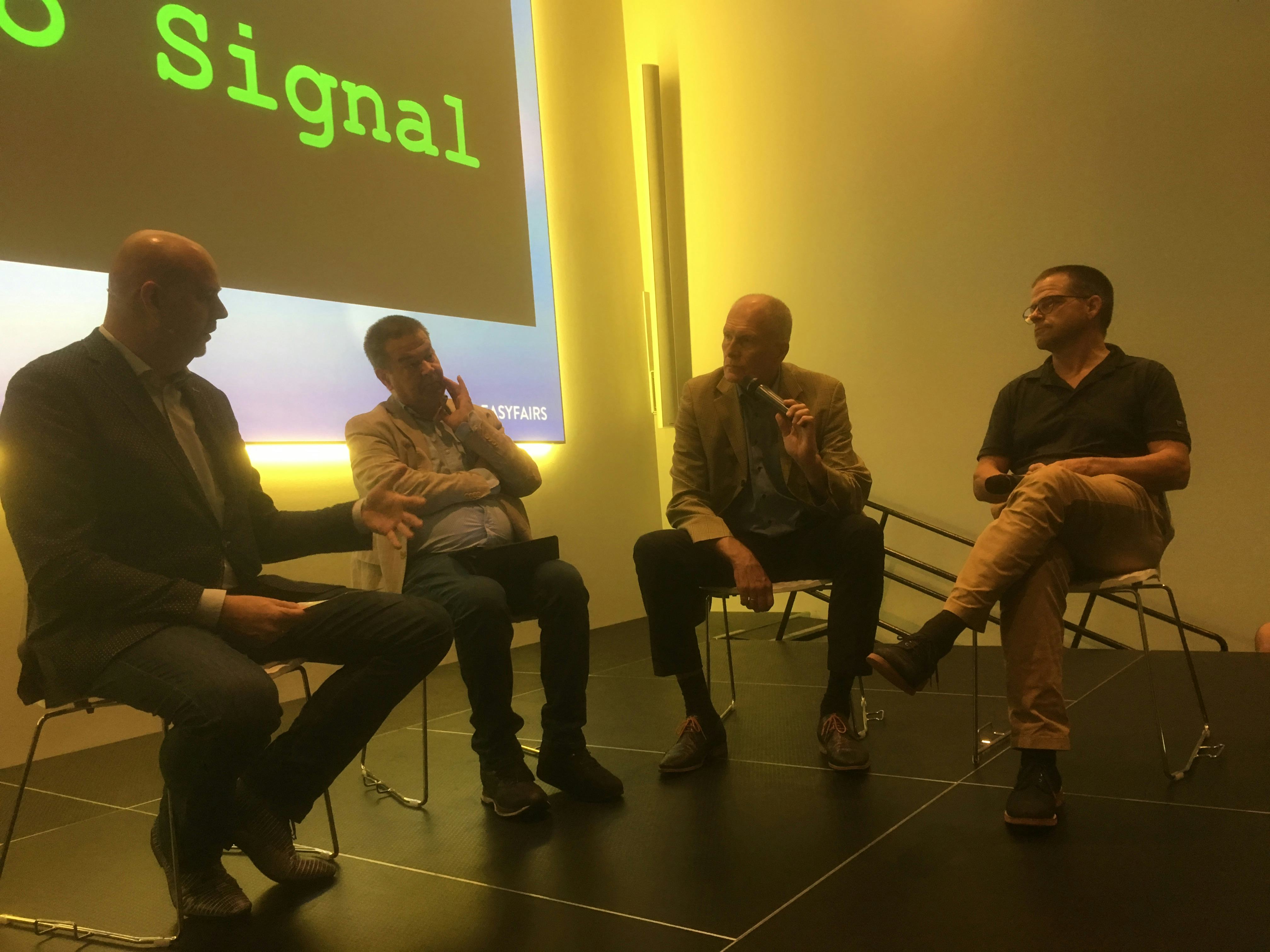 Hanno Spanninga (links) in gesprek met Jaap van der Veer, Wim Kannegieter en Allard Jacobs.