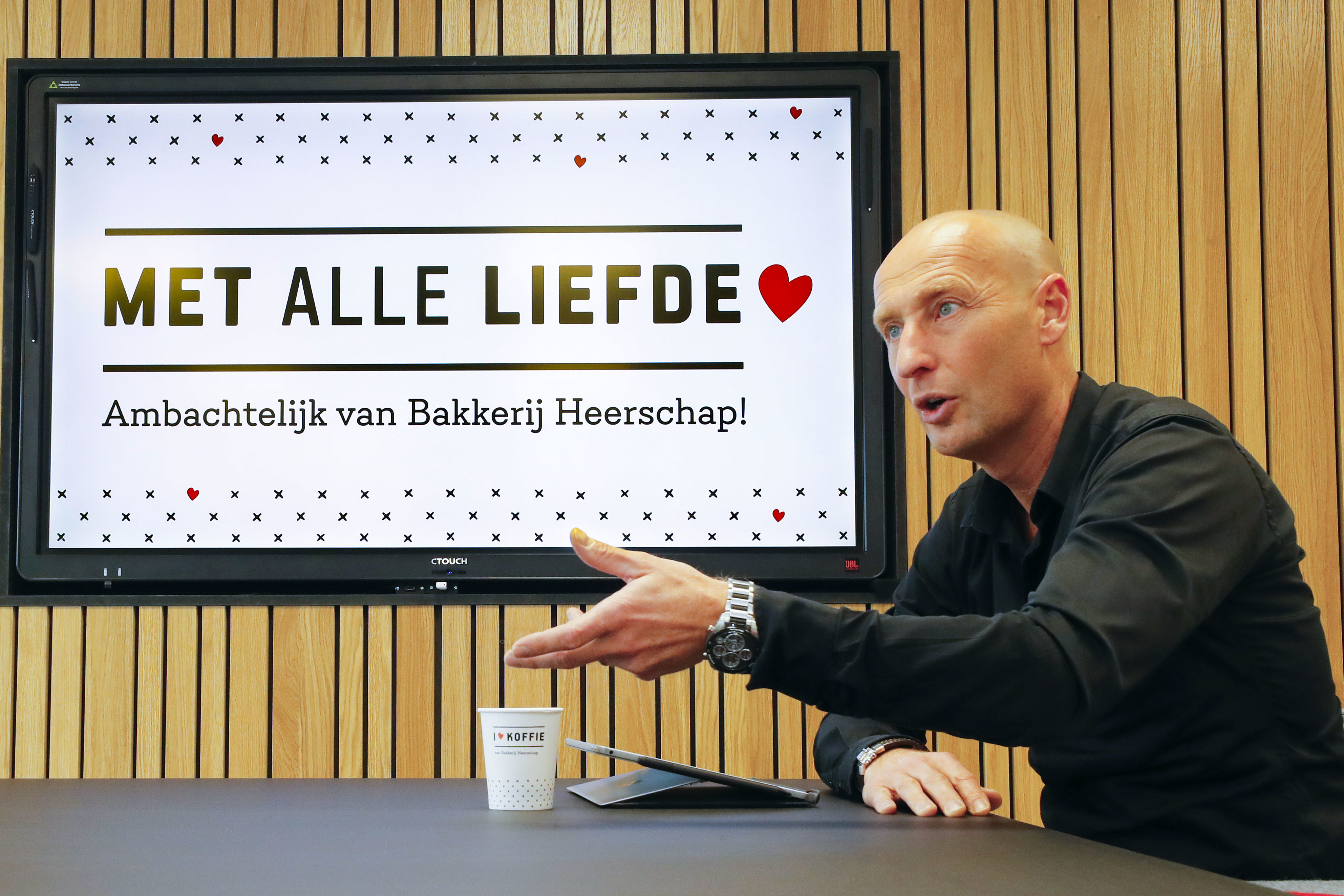 Stan Heerschap breidt zijn marktgebied verder uit met gloednieuwe bakkerij. 
Foto's: Bert Jansen