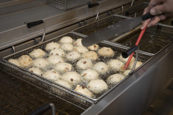 Wietse Schiere over de perfecte oliebol: ‘Oefening baart kunst’