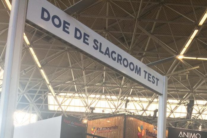 Bezoekers kunnen de proef doen met lactosevrije slagroom.
Foto's: AMR