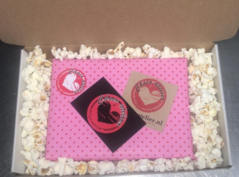 Choco atelier verpakt chocolade in popcorn.
Foto's: Choco atelier