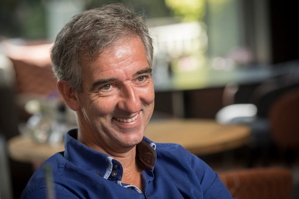 Hoewel gepokt en gemazeld als bestuurder, blijft het ondernemersbloed kriebelen bij Jos den Otter. Foto: Koos Groenewold