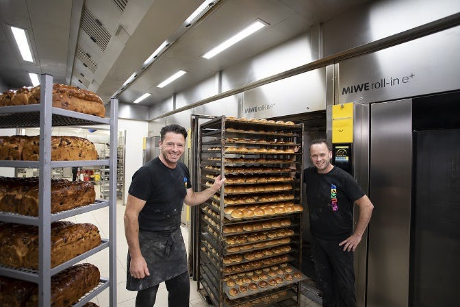 Bart Lamers van De Bakkers Lamers is heel tevreden over de Miwe ovens.