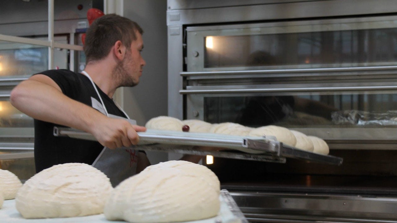 Bakery Institute wijst in de lessen aan beginnende (thuis)bakkers ook op hygiëne. Foto: BI