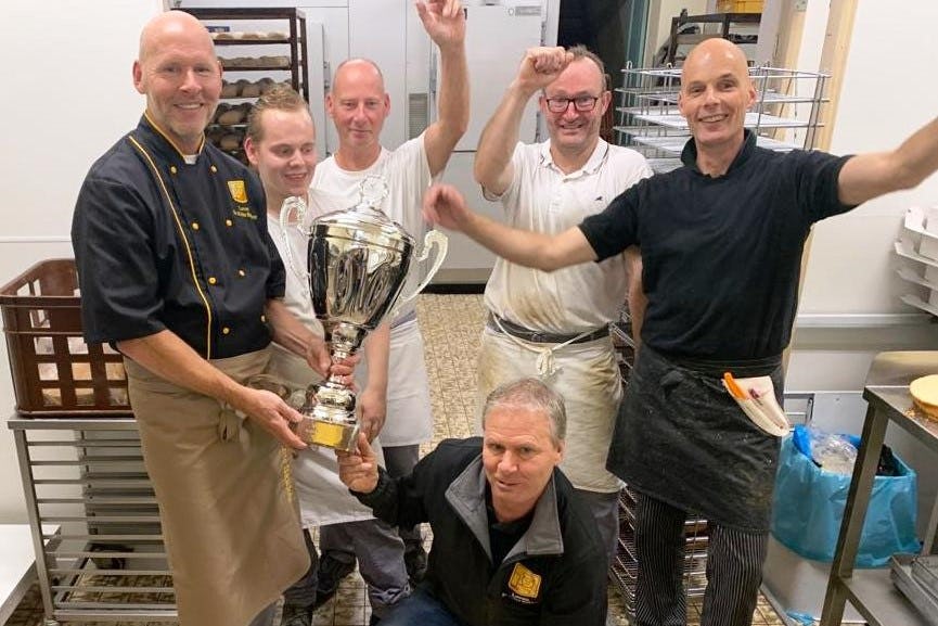 Het winnende team van Loven, de Echte Bakker, in Roermond. 
Foto: L1