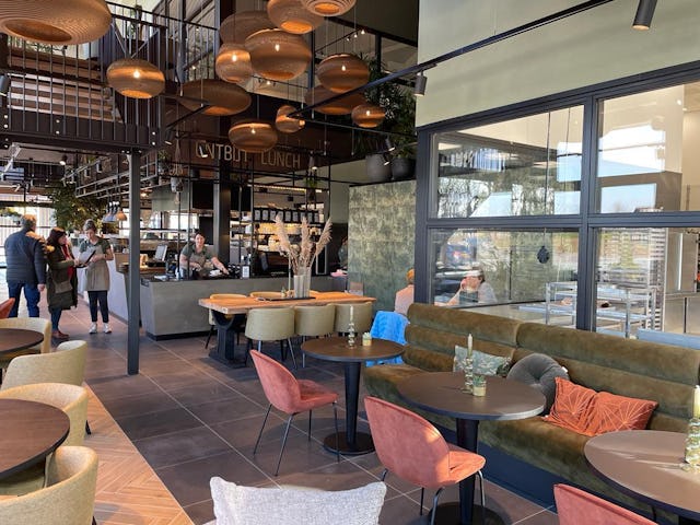 Tenba heeft Esther en Ronny Van der Horst intensief begeleid en geadviseerd in het gehele traject van ontwikkeling tot realisatie. Hier een fotoreeks van Tenba.