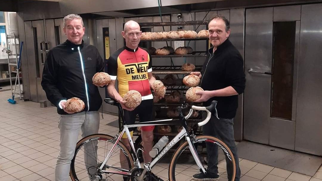 Johan Kessels met de Sponsorbollen. Foto: Facebook