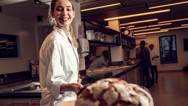 Eén van de dingen die per 1 augustus veranderen, is dat medewerkers verplichte opleidingen niet meer terug hoeven te betalen. 									Foto: Shutterstock