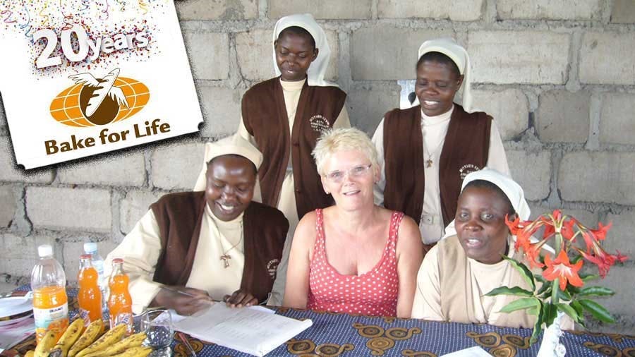 Bake for Life bestaat 20 jaar. Oprichtster is  Marleen Pater (m).