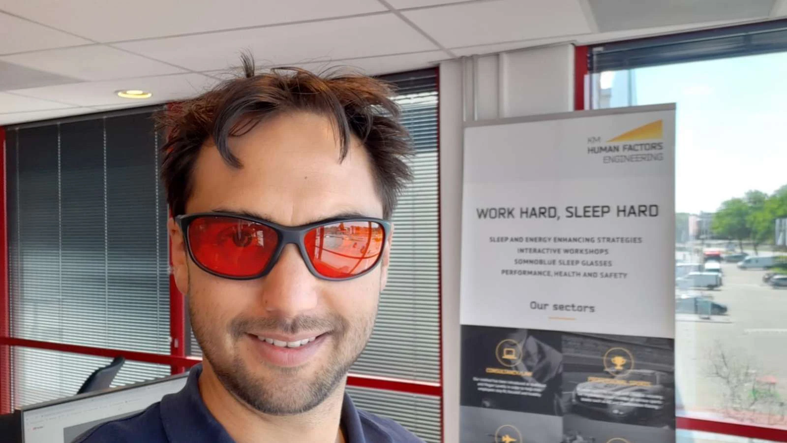 Koos Meijer vertelt aan Bakkerswereld over zijn innovatie en zijn zoektocht naar bakkers die de bril willen testen.