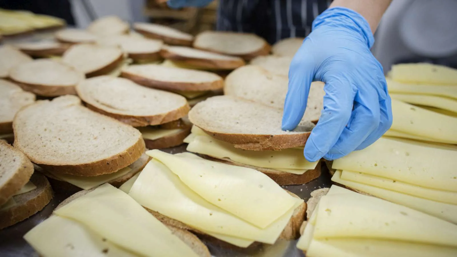 Oud brood kan op allerlei manieren tot 'nieuw' voedsel dienen.