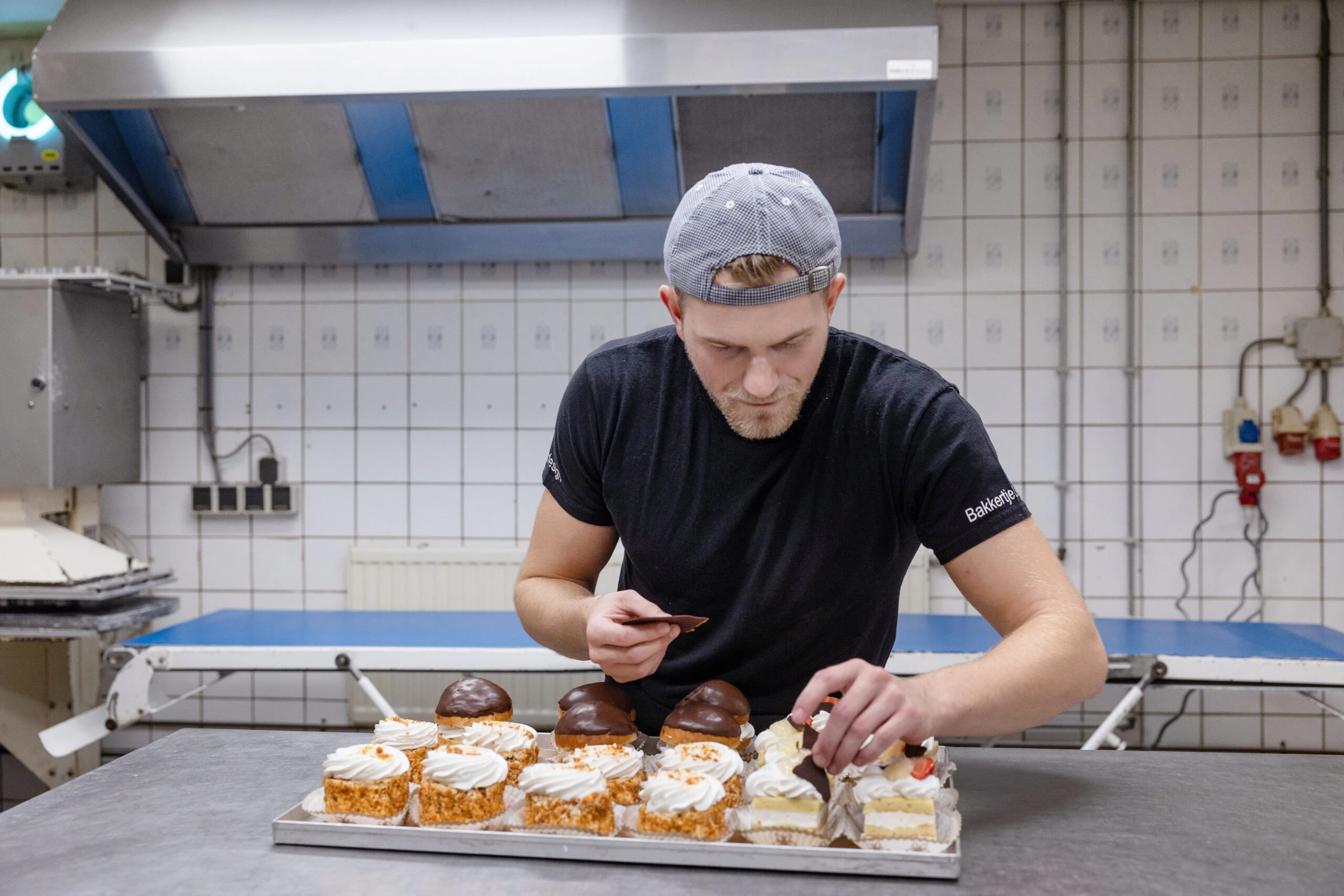 Zoon Giel Vermeulen wil graag meer ruimte voor het natte deel van de banketbakkerij en een aparte chocolaterie. Die zijn in aanbouw.