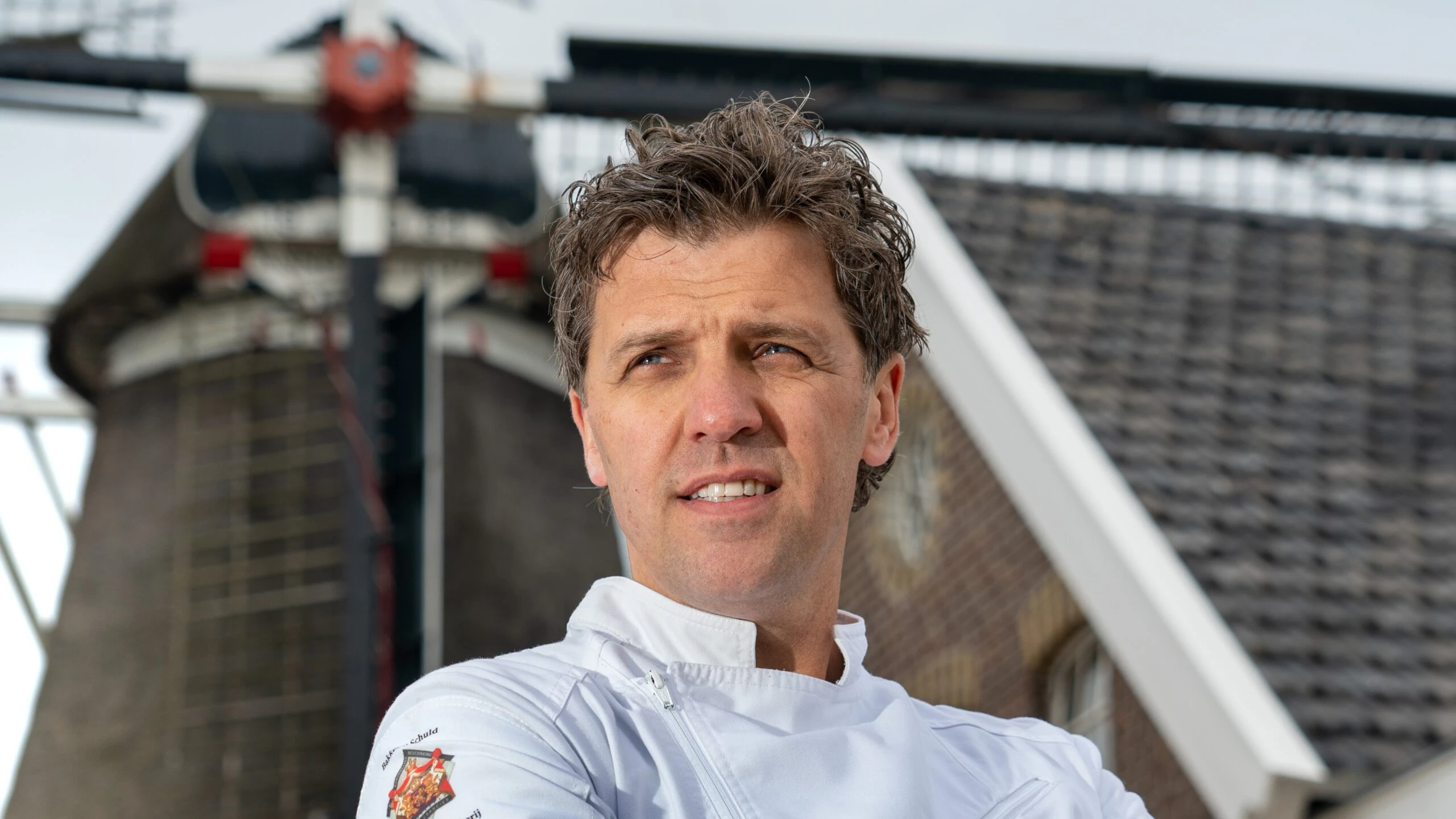 Jan-Aart Schuld ontvangt het Genootschap. Foto: JAWS