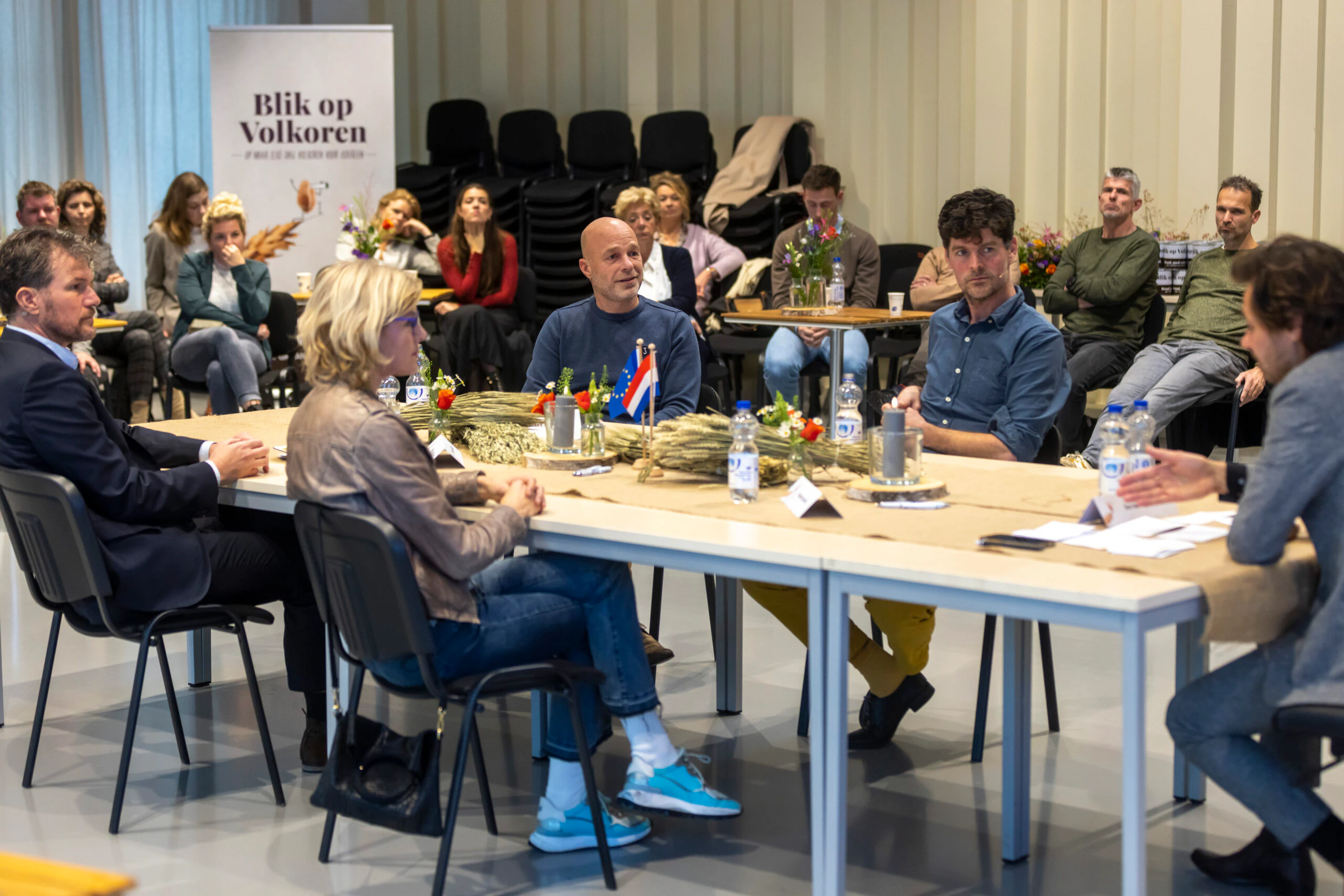Niet alleen is de bestaande kennis over volkoren gebundeld, maar kwam er vanuit zowel de sprekers als het publiek veel waardevolle input.
Foto's: Koos Groenewold