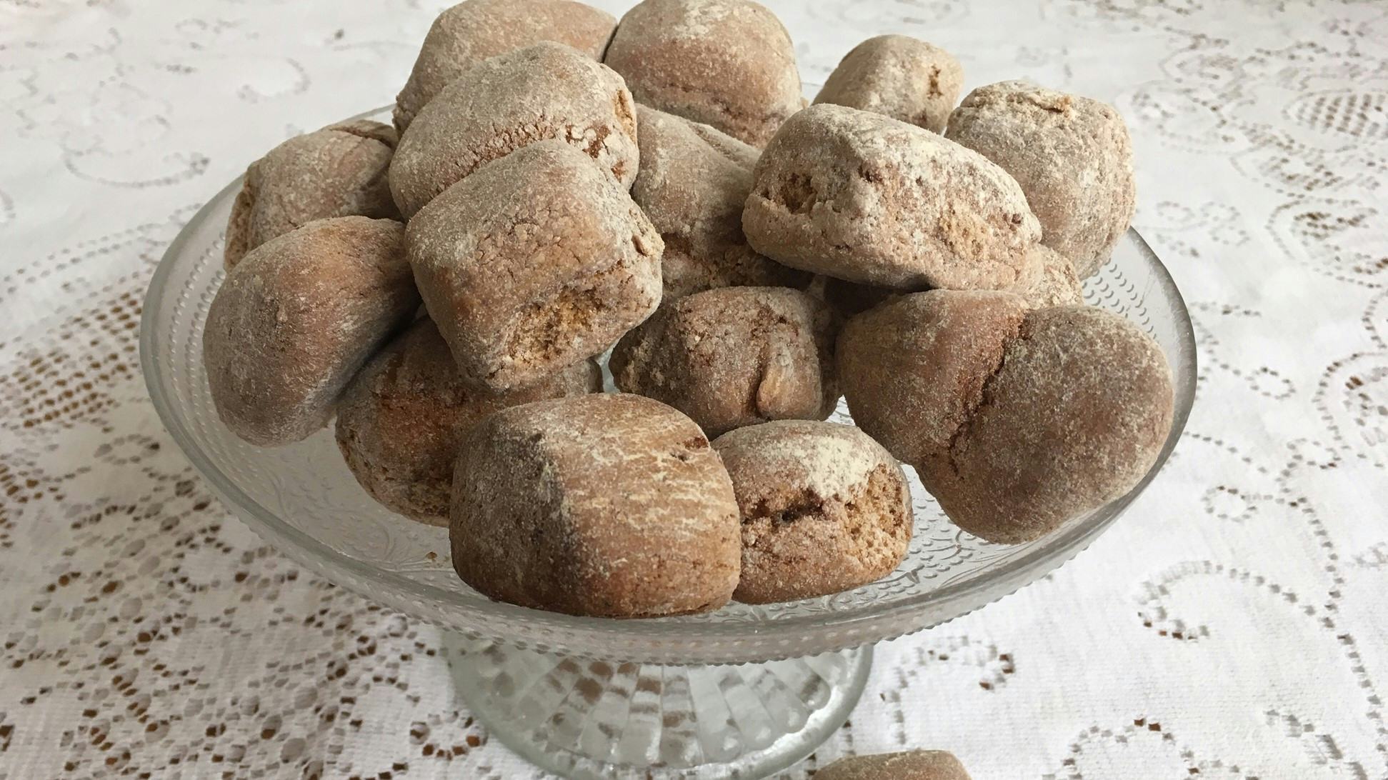 Peperbollen, gebakken door Karin Luijten. Bron: Archief Karin Luiten/www.kokenmetkarin.nl