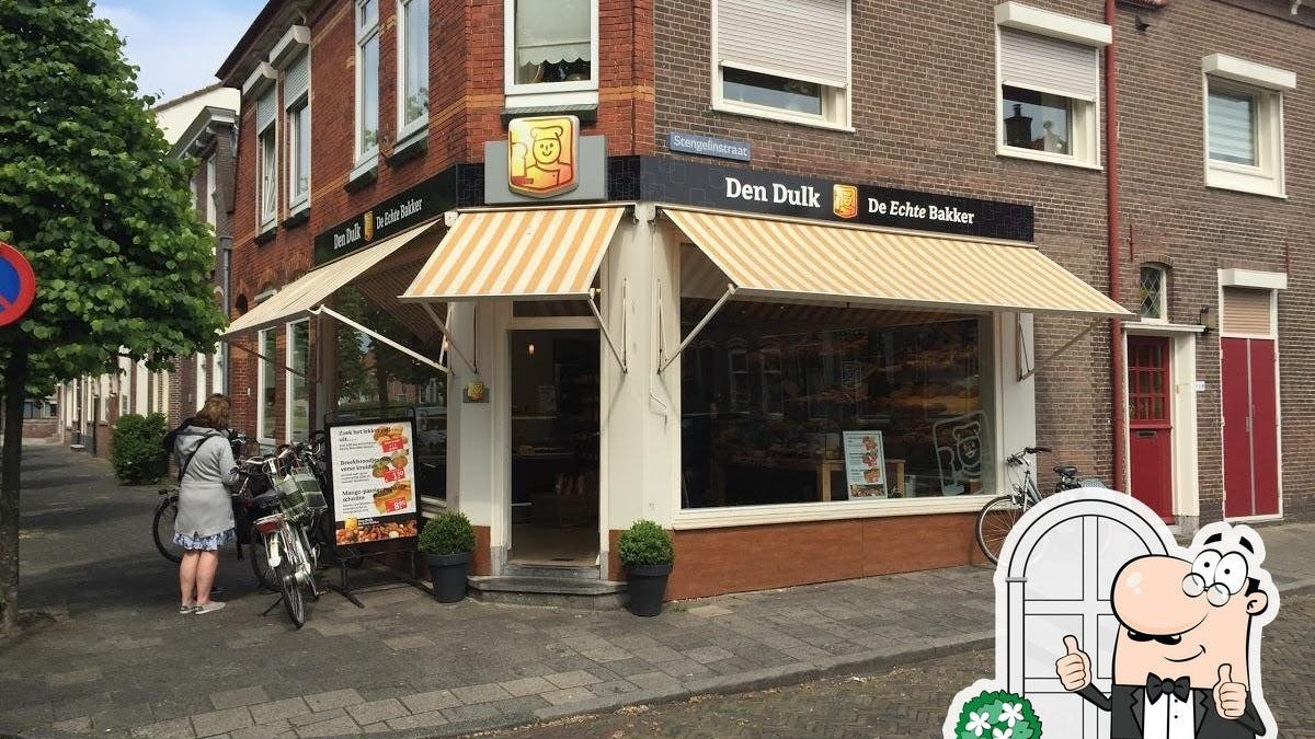 De langst bestaande winkel van Den Dulk aan de Voorstraat in Katwijk.