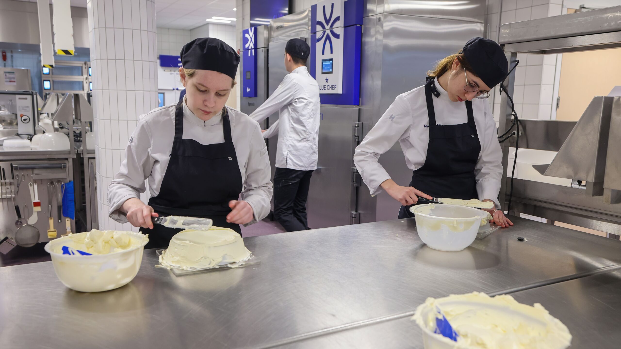 De bakkerij stelt leerlingen in staat het bakkersvak te leren volgens de modernste bakmethodes, passend bij de energietransitie.