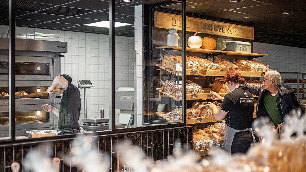 Bij Gommans de Echte bakker in Horst wordt het bakken van het brood zichtbaar gemaakt. Foto: Infrashop