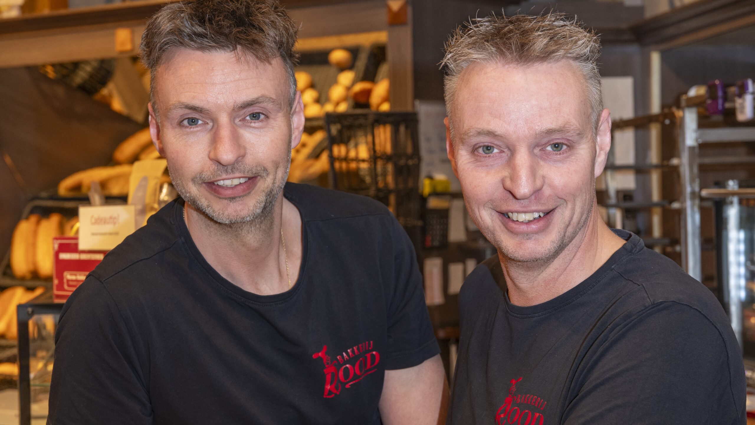 Sander en Dennis Rood willen hun bedrijf overdragen als bakkerij. Foto NatzijlFotografie