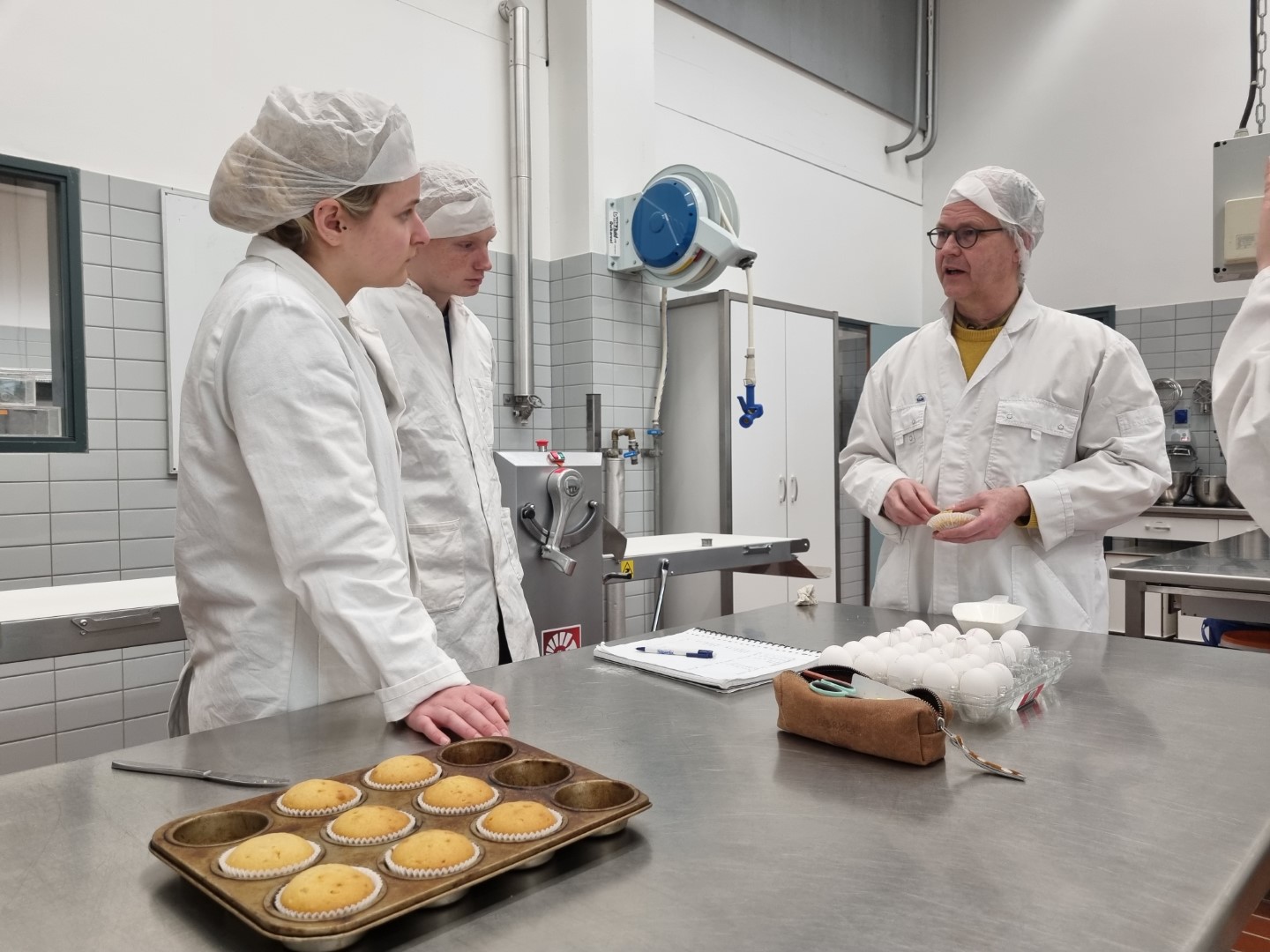 Studenten onderzoeken de mogelijkheden voor de toepassingen van broodpasta. Foto: Bakery Sweets Center
