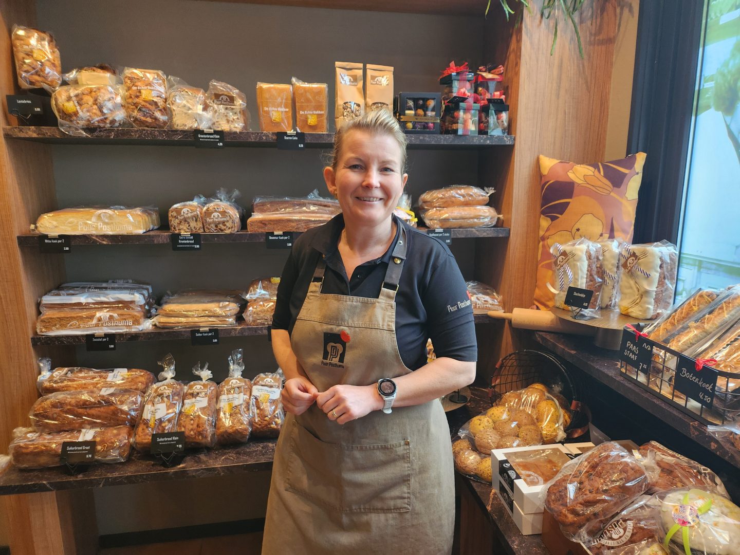 Nyncke Posthuma in haar gerestylede winkel. Foto: Bakery Sweets Center