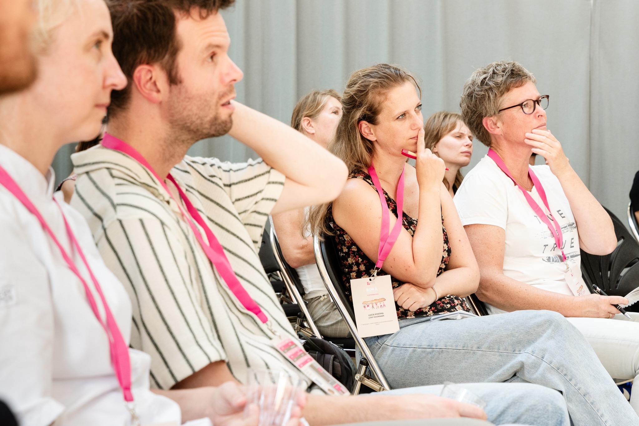 Honger naar kennis, ter oriëntatie of om te verdiepen. Foto's: Andrew Kambel