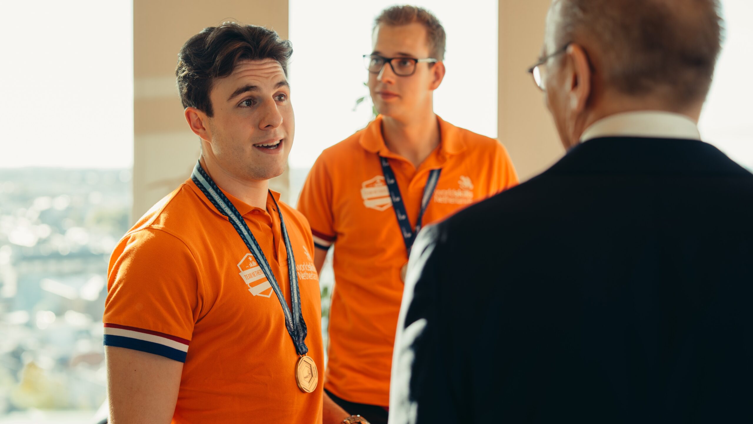 Willem van de Ven in gesprek met onderwijsminister Bruins. Foto's: WorldSkills